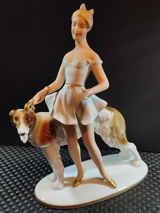 Porcelana GEROLD Figurka Dama z psem Borzoj TETAU 1949 r.