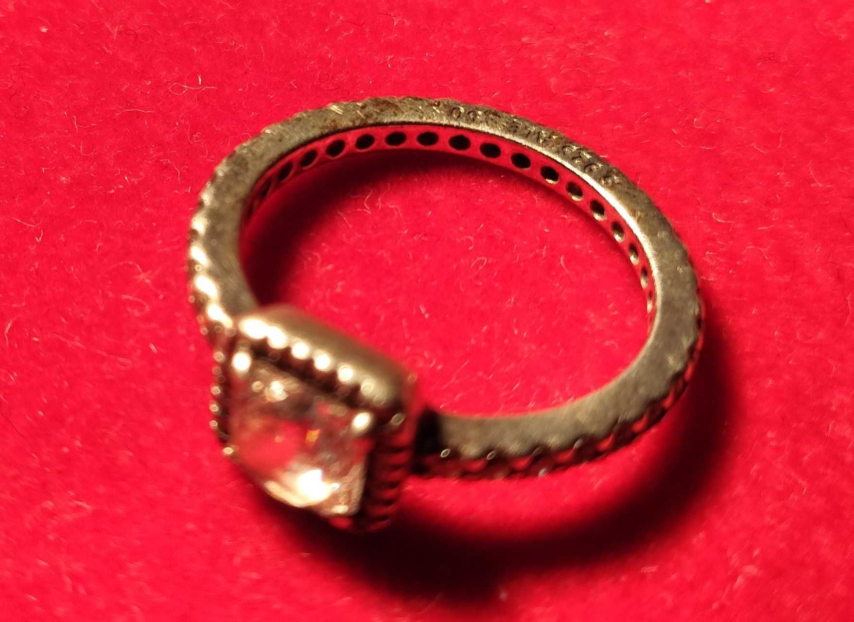 Anel Rectangular Sparkling Halo prata Pandora