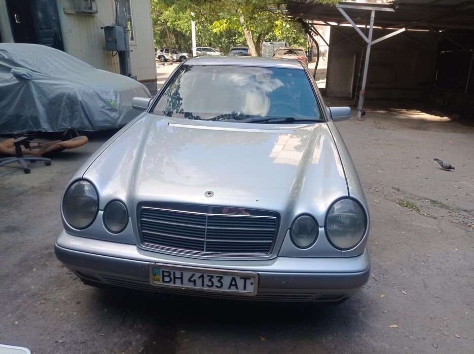 Продам авто Мерседес 210