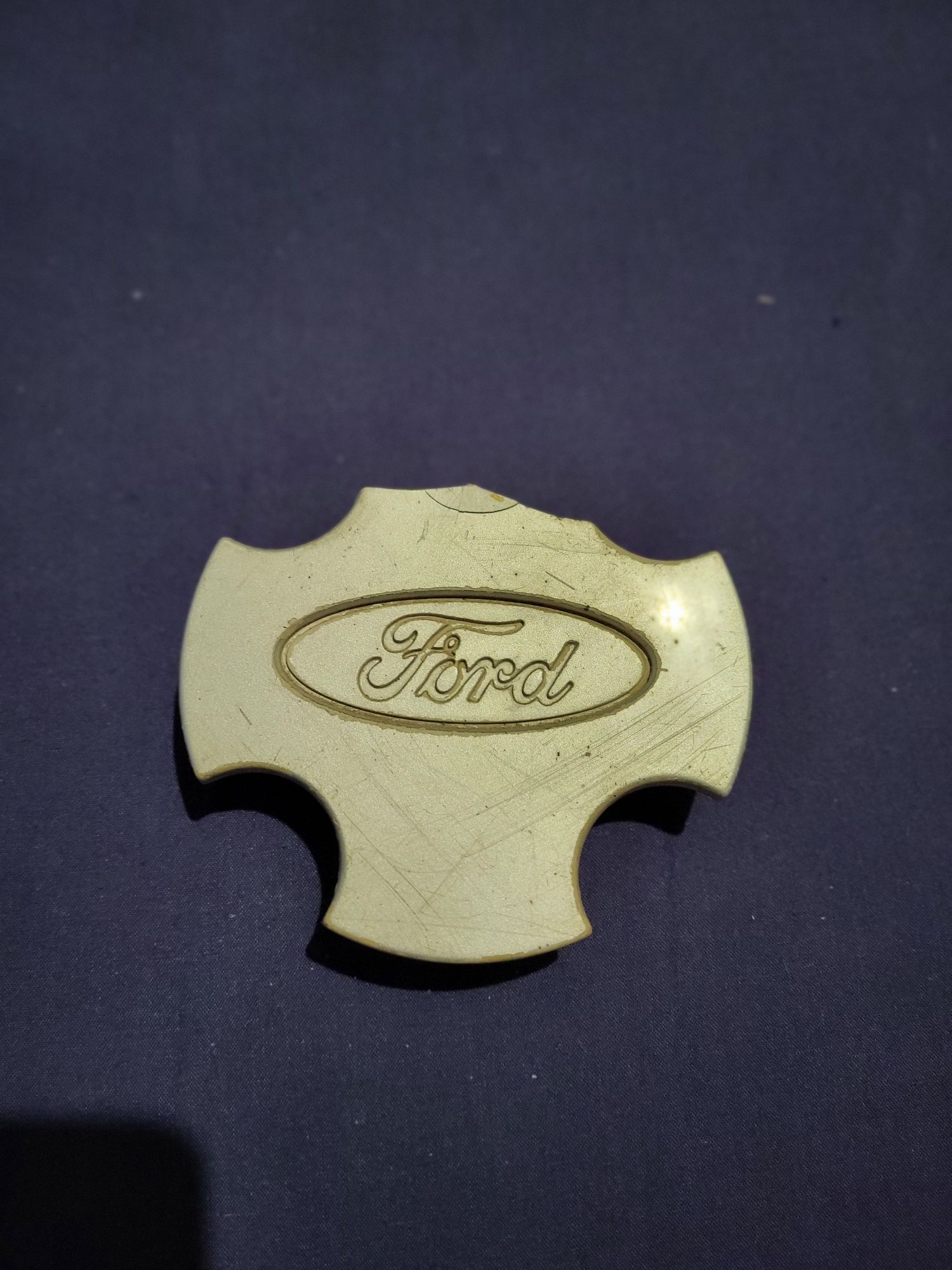 Продам колпачок на диск форд скорпио 2 1995-98