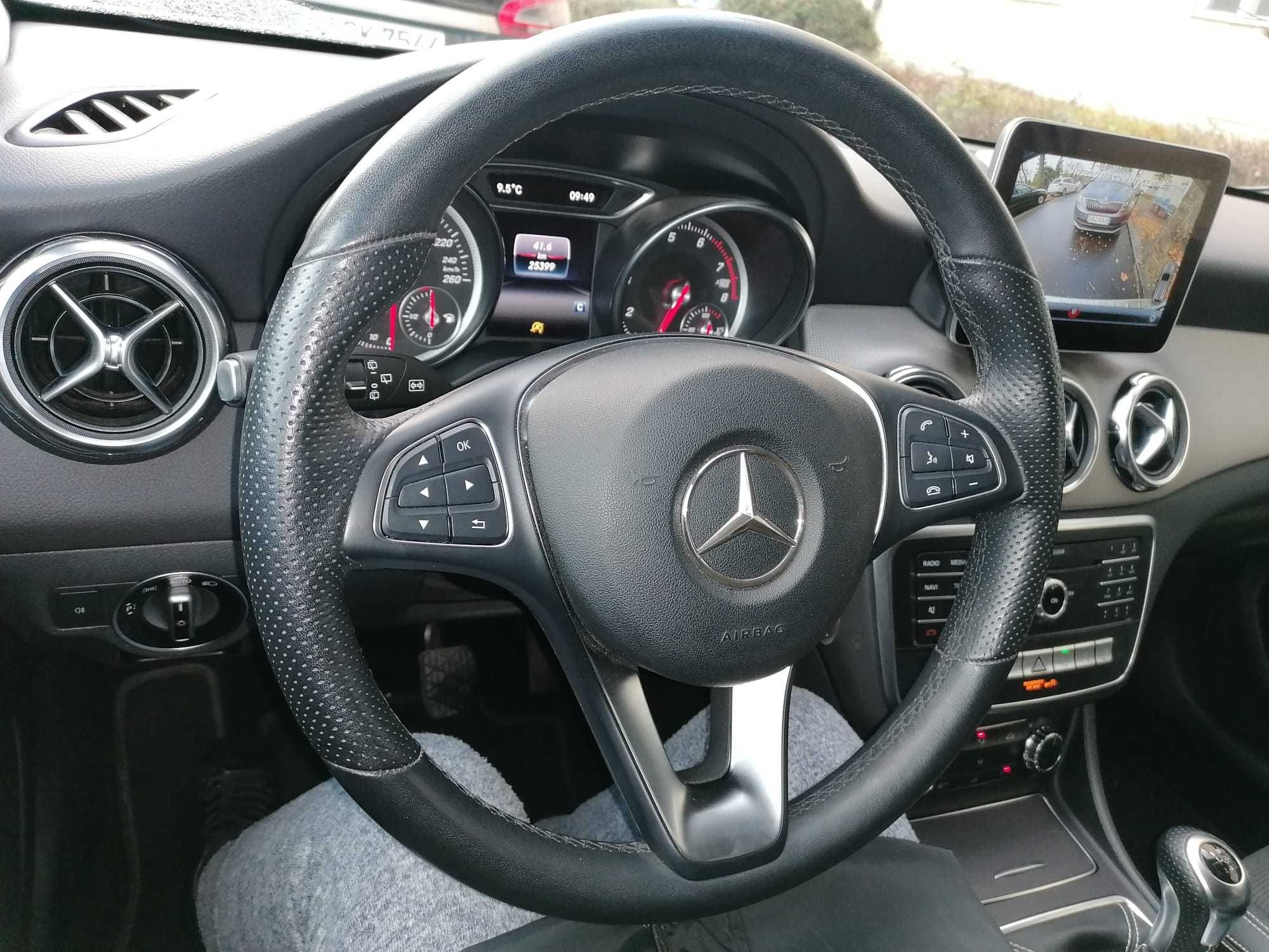 Mercedes GLA 200; 2019; Benzyna; 156 KM