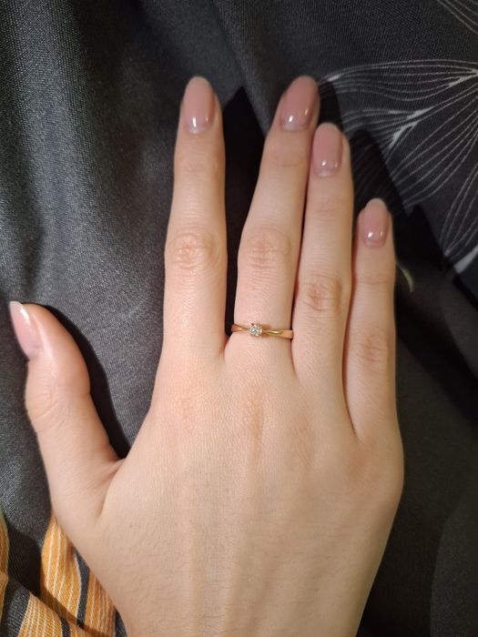 Золота каблучка з діамантом 16р.