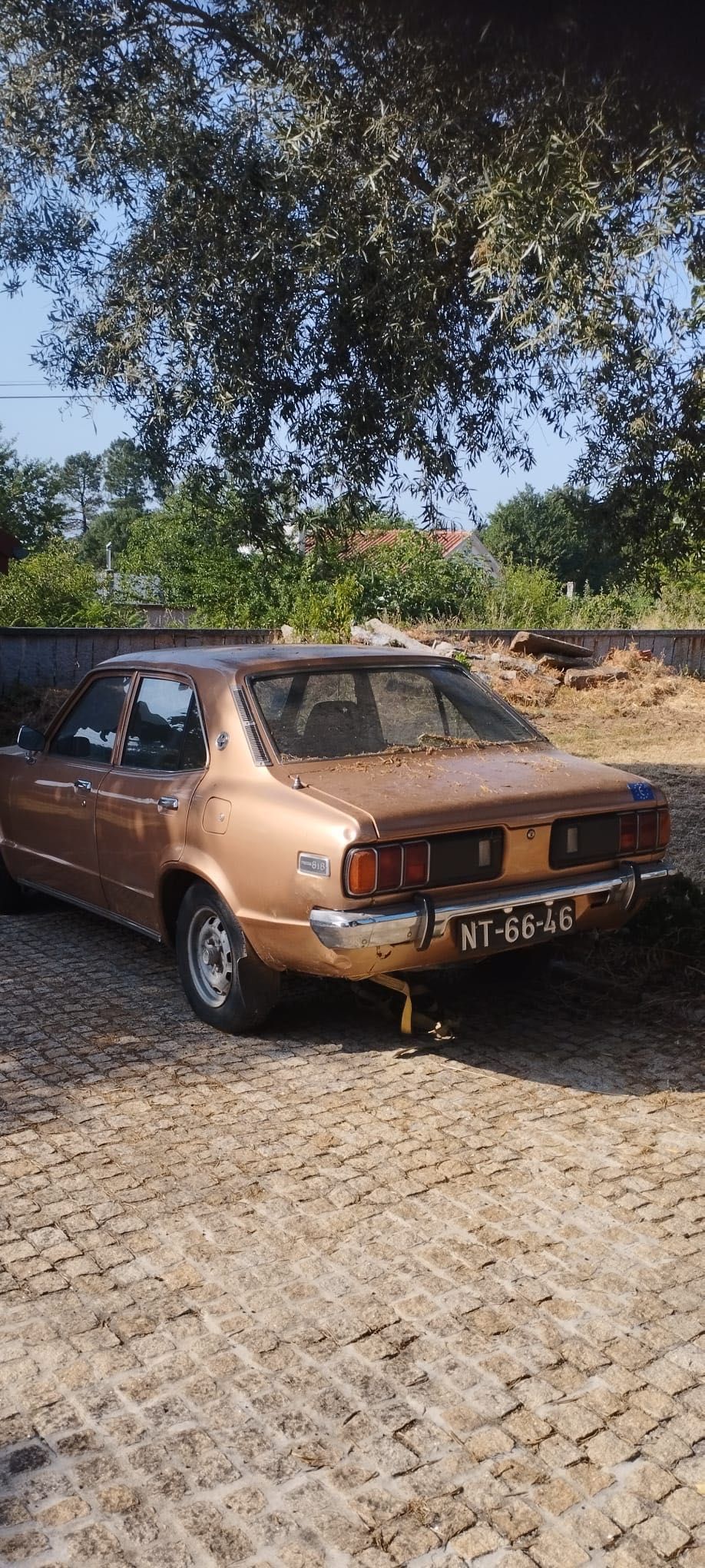 Vende-se Mazda 818 Clássico – Motor a Funcionar