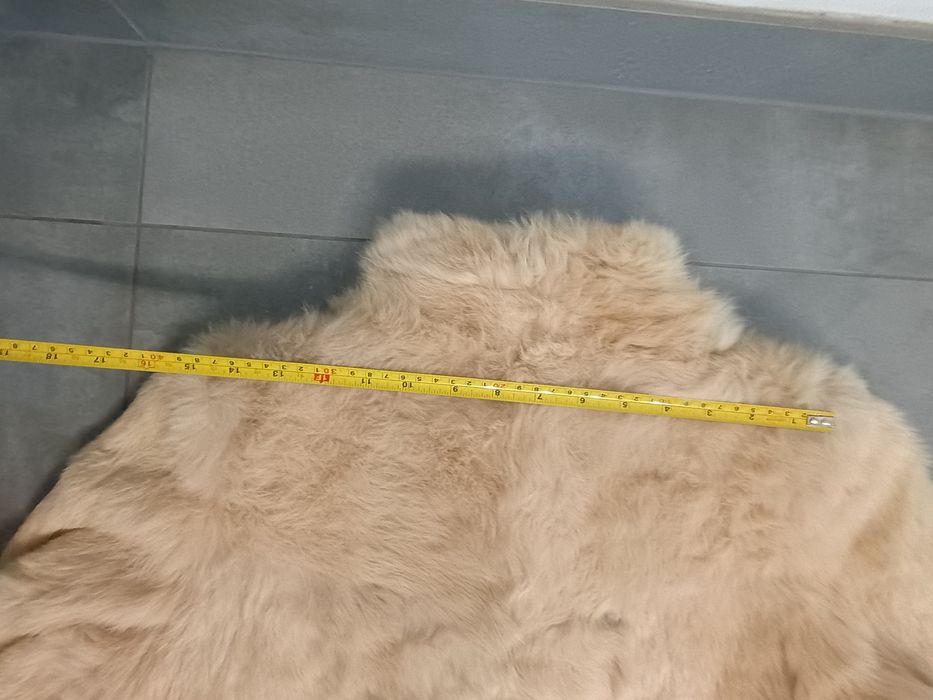 Naturalne futro z królika białe futro prawdziwe L do kolana płaszczyk