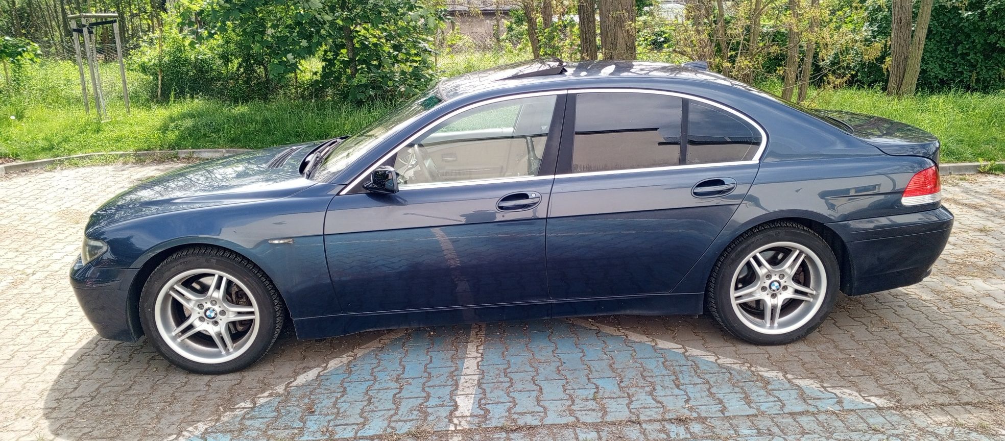 BMW E65 745i 333 KM bardzo bogate wyposażenie