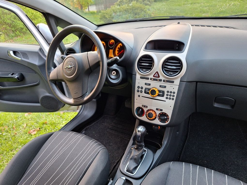Opel Corsa D 1.4 16v Automat tempomat klimatyzacja