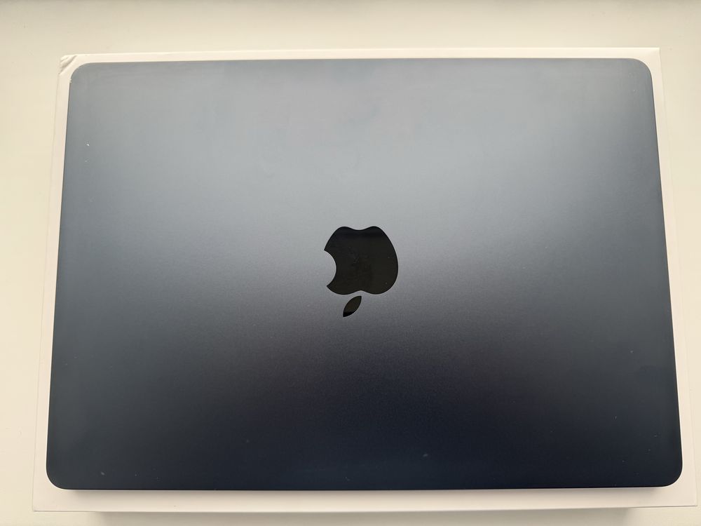 Apple MacBook Air 13 m2/8gb/256 100%