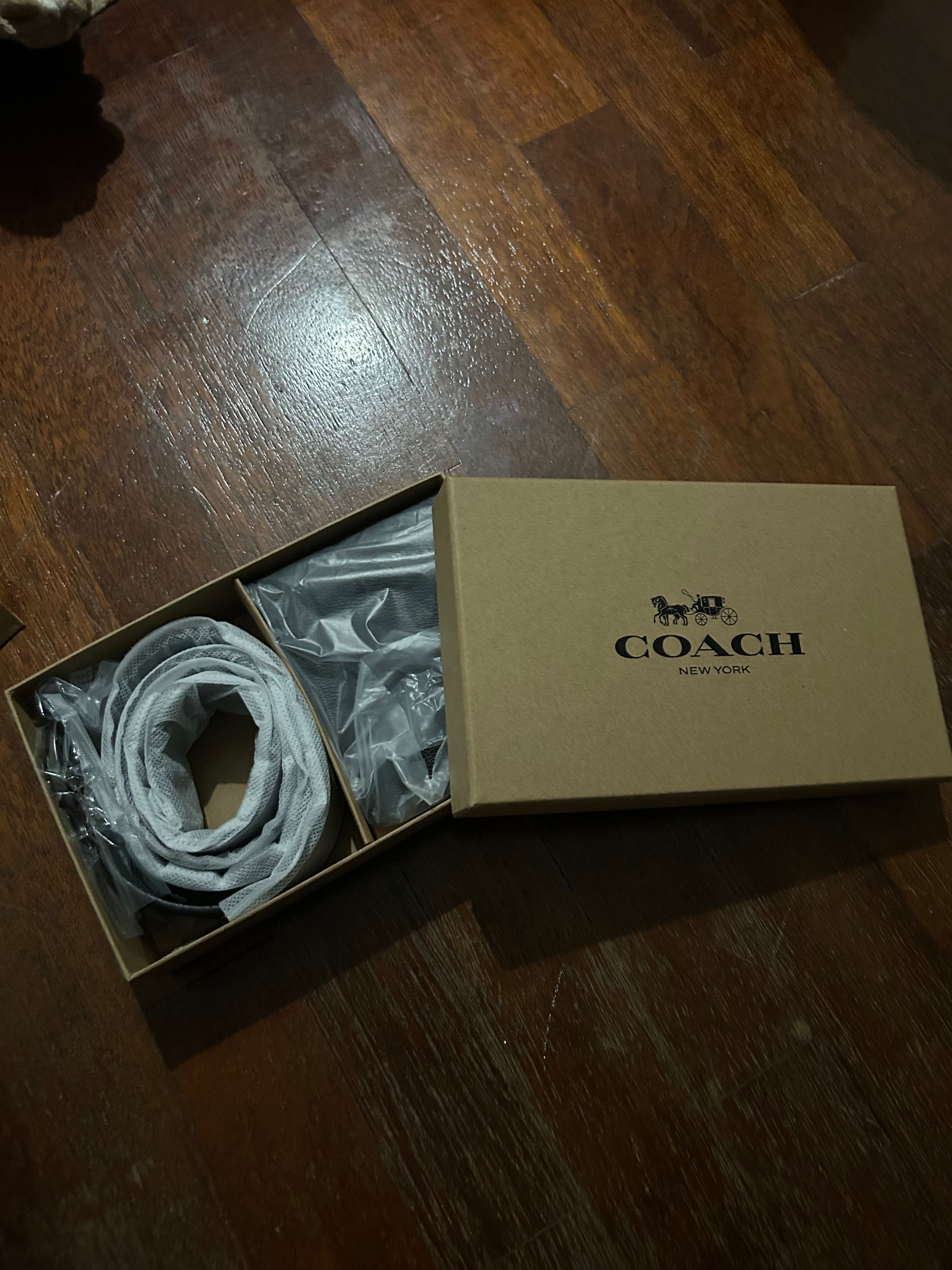 conjunto de cinto e carteira da coach
