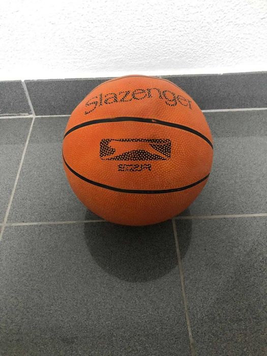 Bola de Basquetebol SLAZENGER – Tamanho Oficial – Indoor/Outdoor!