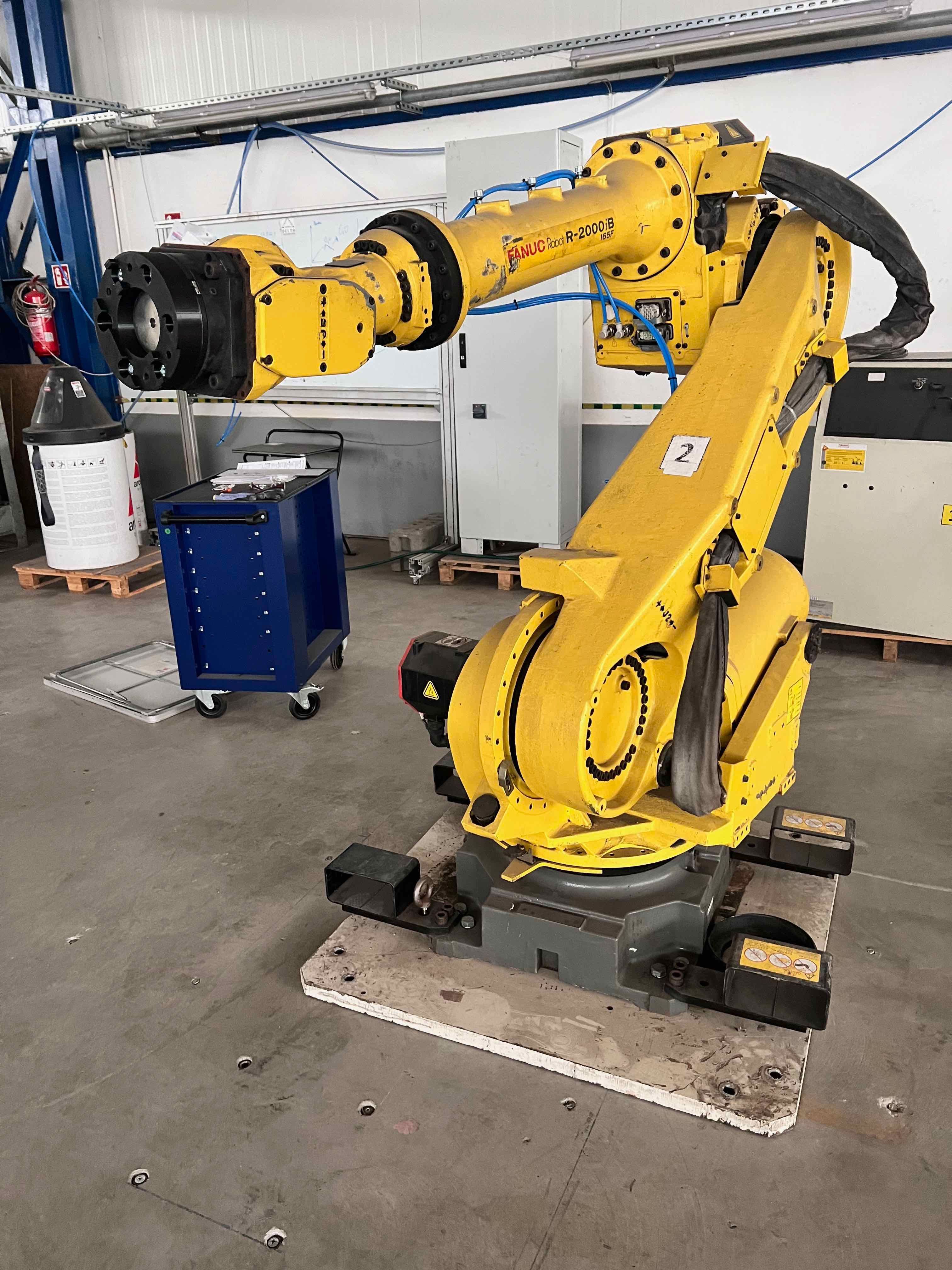 Robot Fanuc R-2000iB 165F R-30iA ze zgrzewarkami oporowymi - x2 szt.