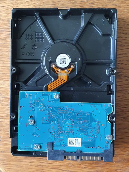 Dysk SATA 1TB 1000 GB 3.5 cala Toshiba do PlayStation stacji CCTV, BCS