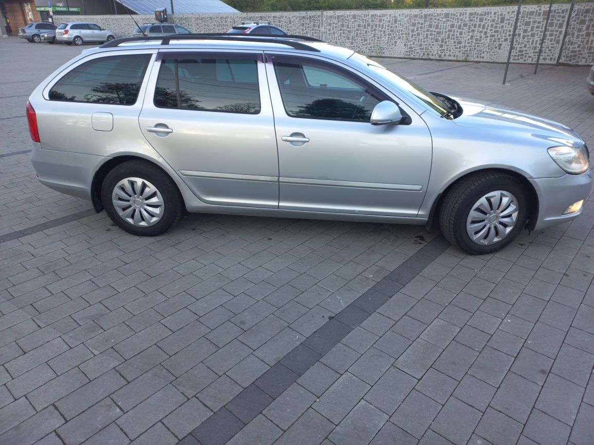 Продам Октавію А5 FL,2009р.1.9tdi,77kw.