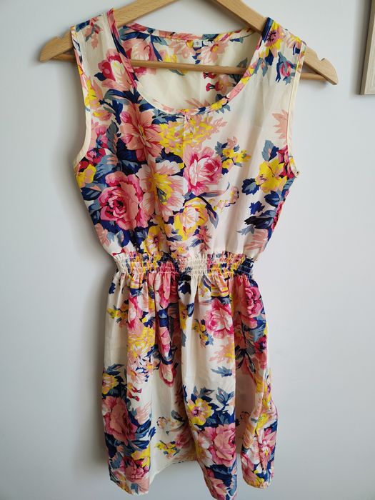 Paka ubrań damskich, zestaw sukienek na lato