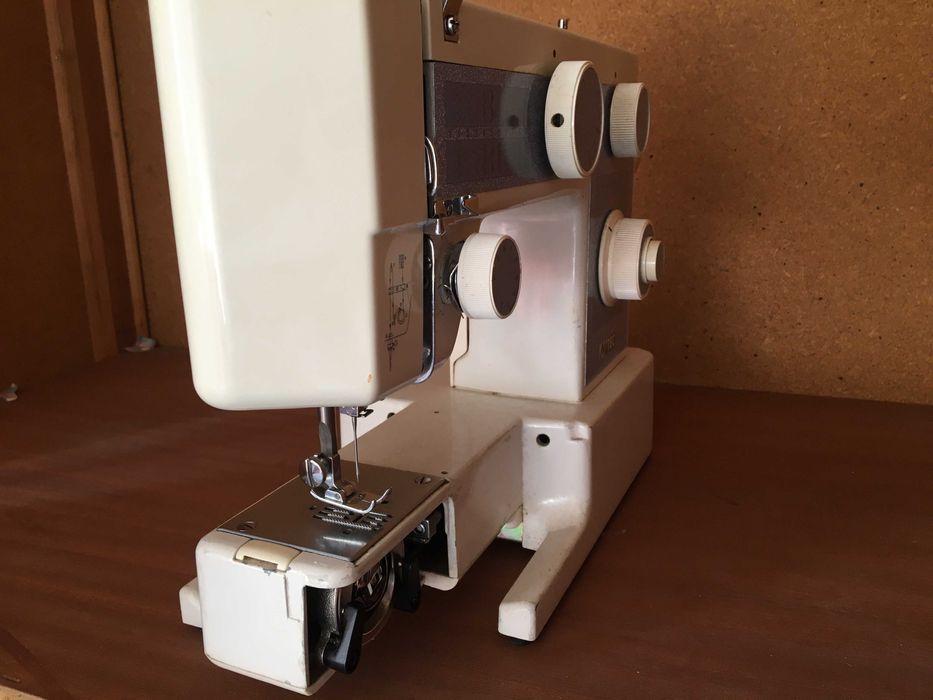 Máquina de costura