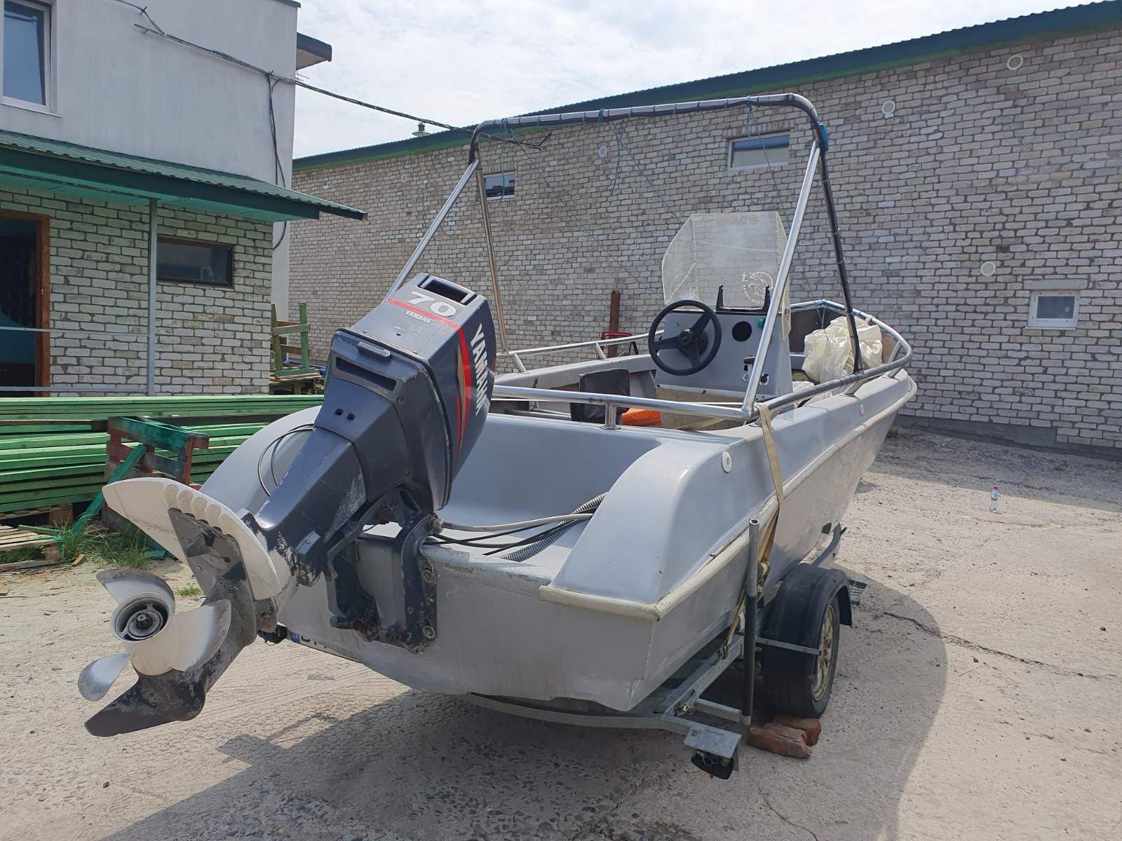 Продам или сдам в аренду катер з мотором Yamaha 85 двухтактний.
