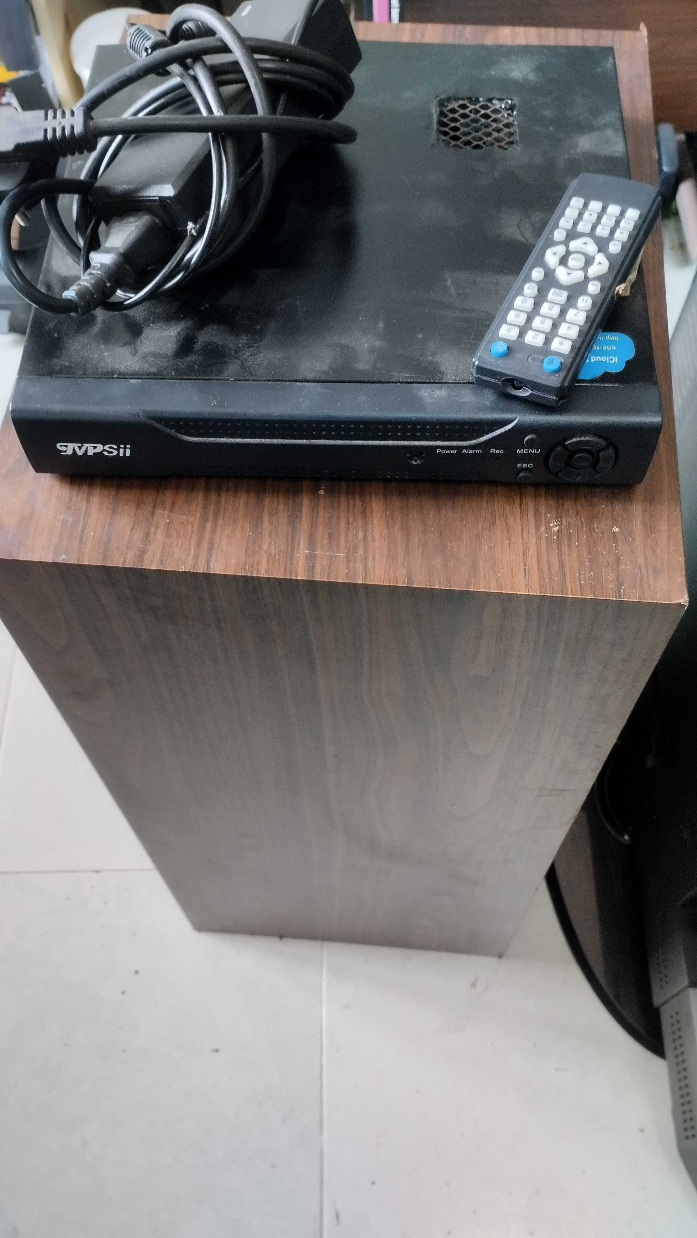 Vendo gravador DVR16 cameras com comando