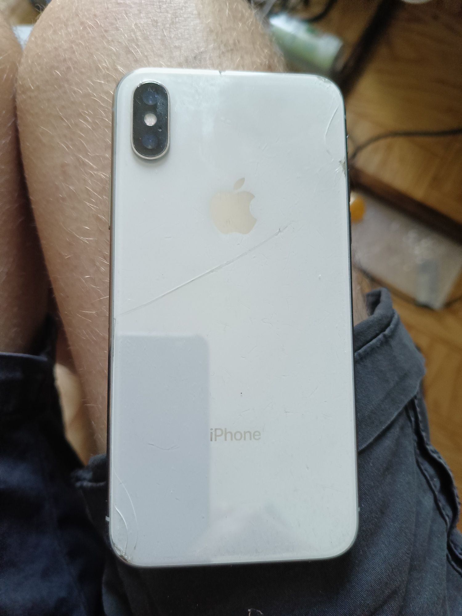 Iphone X  на паролі доступу