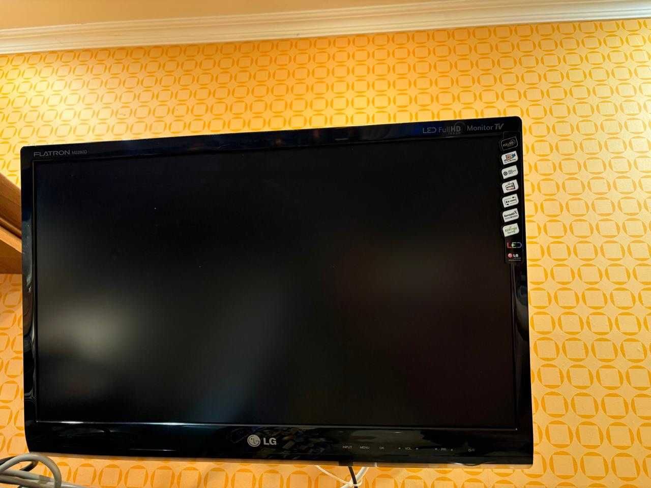 Телевізор LG, з кронштейном