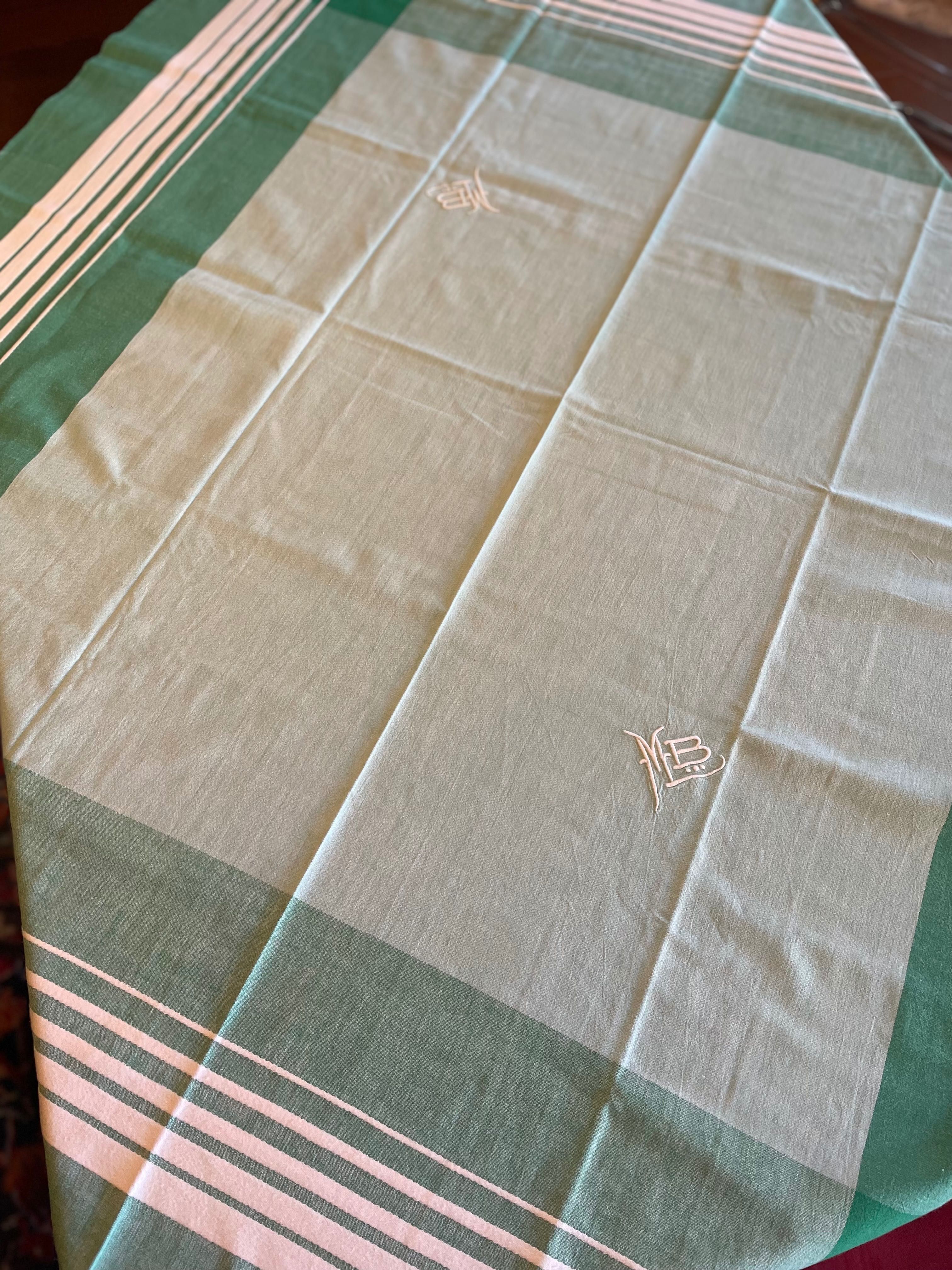 Toalha vintage com monograma MB