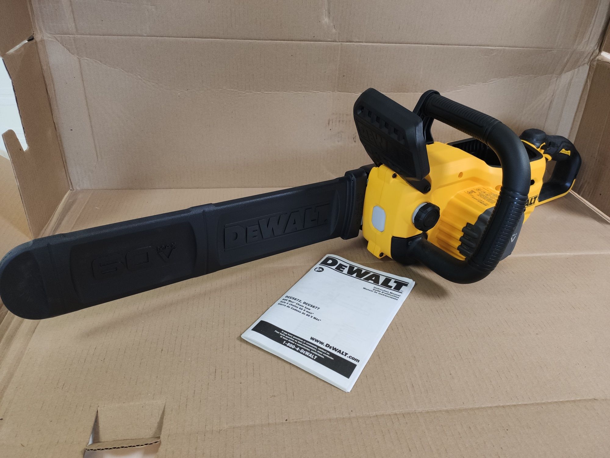 Оригінальна акумуляторна ланцюгова пилка DeWALT DCCS672B Flexvolt 60V