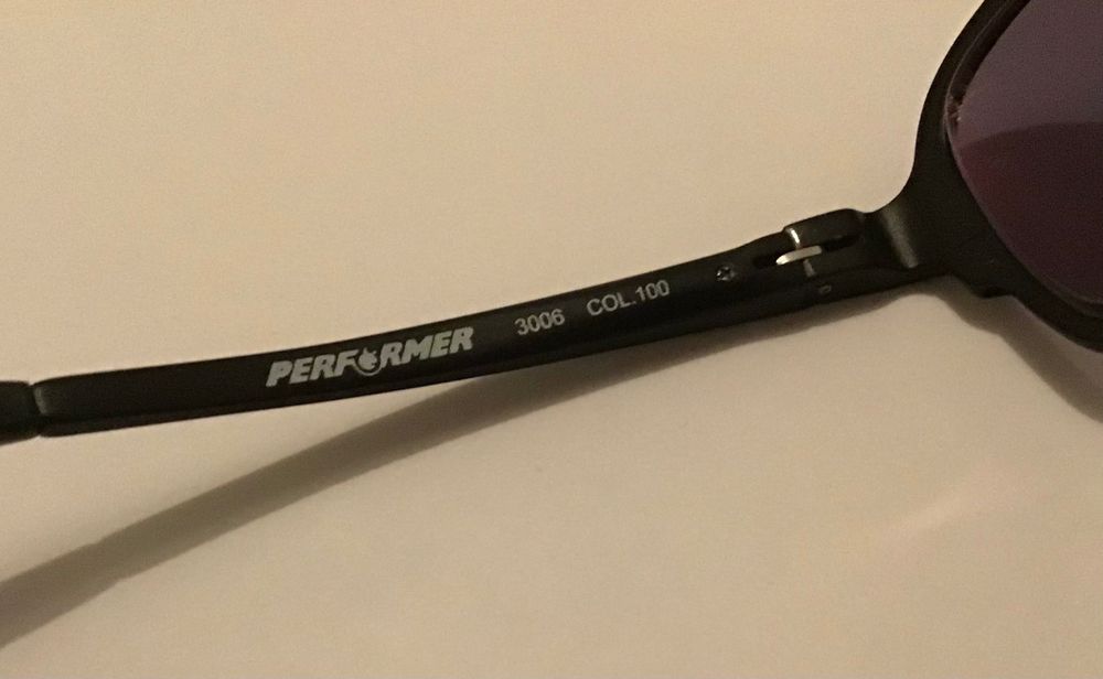 Armação de óculos marca Performer