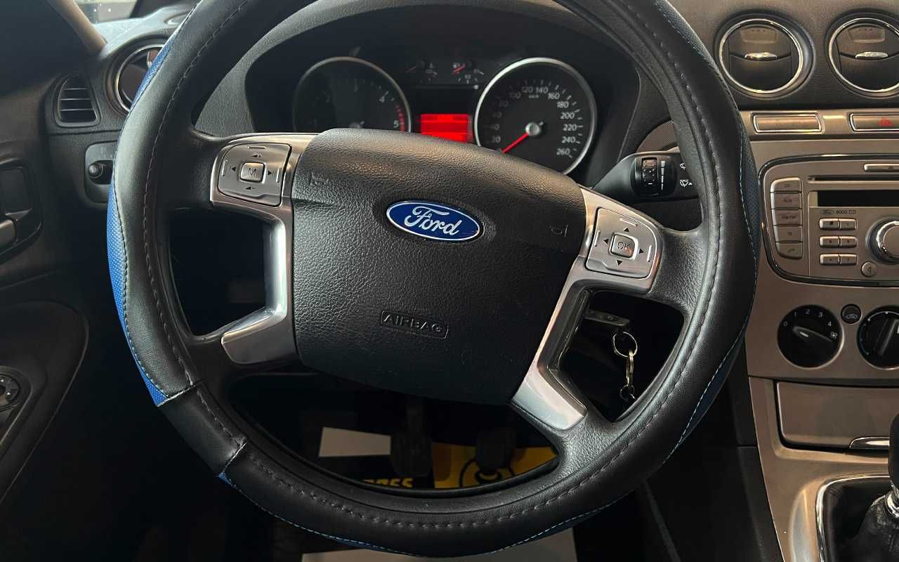 Ford S-Max 2009 року