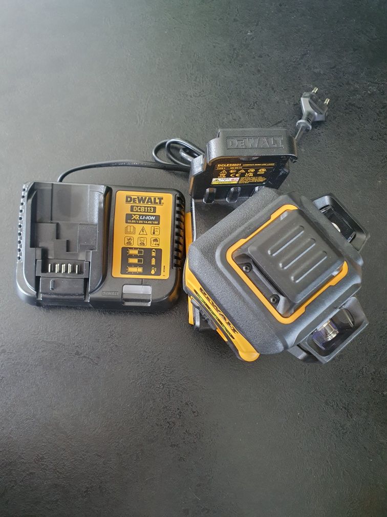 Laser liniowy krzyżowy zielony 3x360 DEWALT DCLE34031 oryginał NOWY