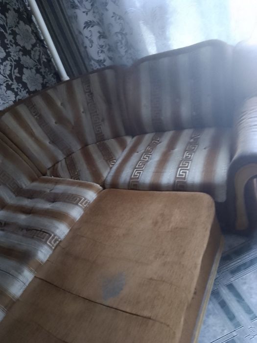 Кутовий диван з кріслом