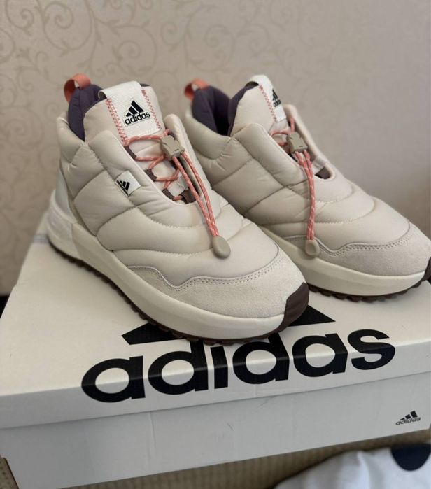 Демісезонні жіночі кросівки Adidas X_PLRBoost Puffer