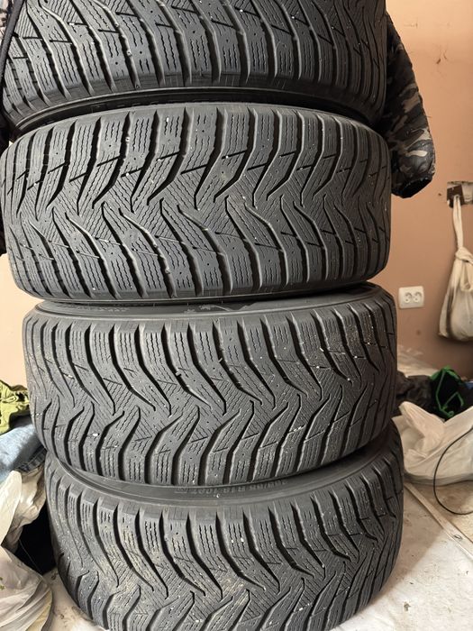 Продам зимню гуму