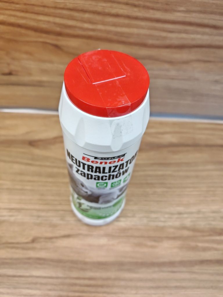Neutralizator zapachów do kuwety pochłaniacz  BENEK 4 szt.