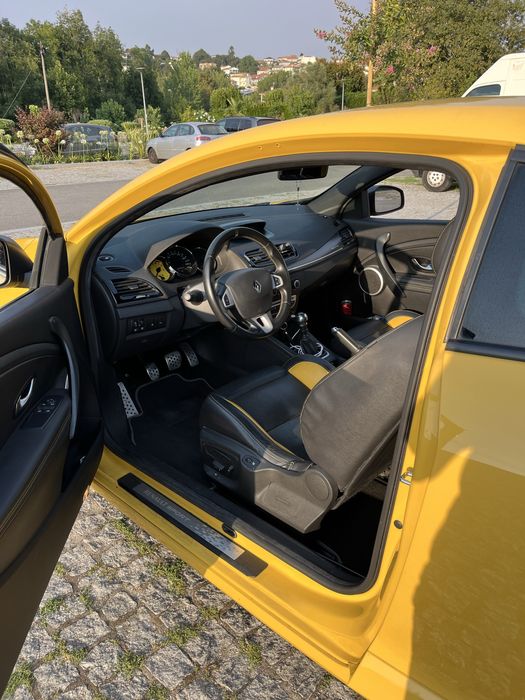 Vendo Megane RS.
