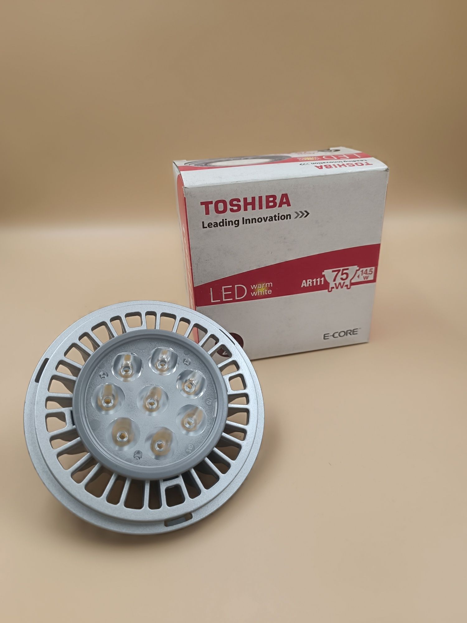 Світлодіодна лампа TOSHIBA LED AR111 12V 15W з цоколем G53