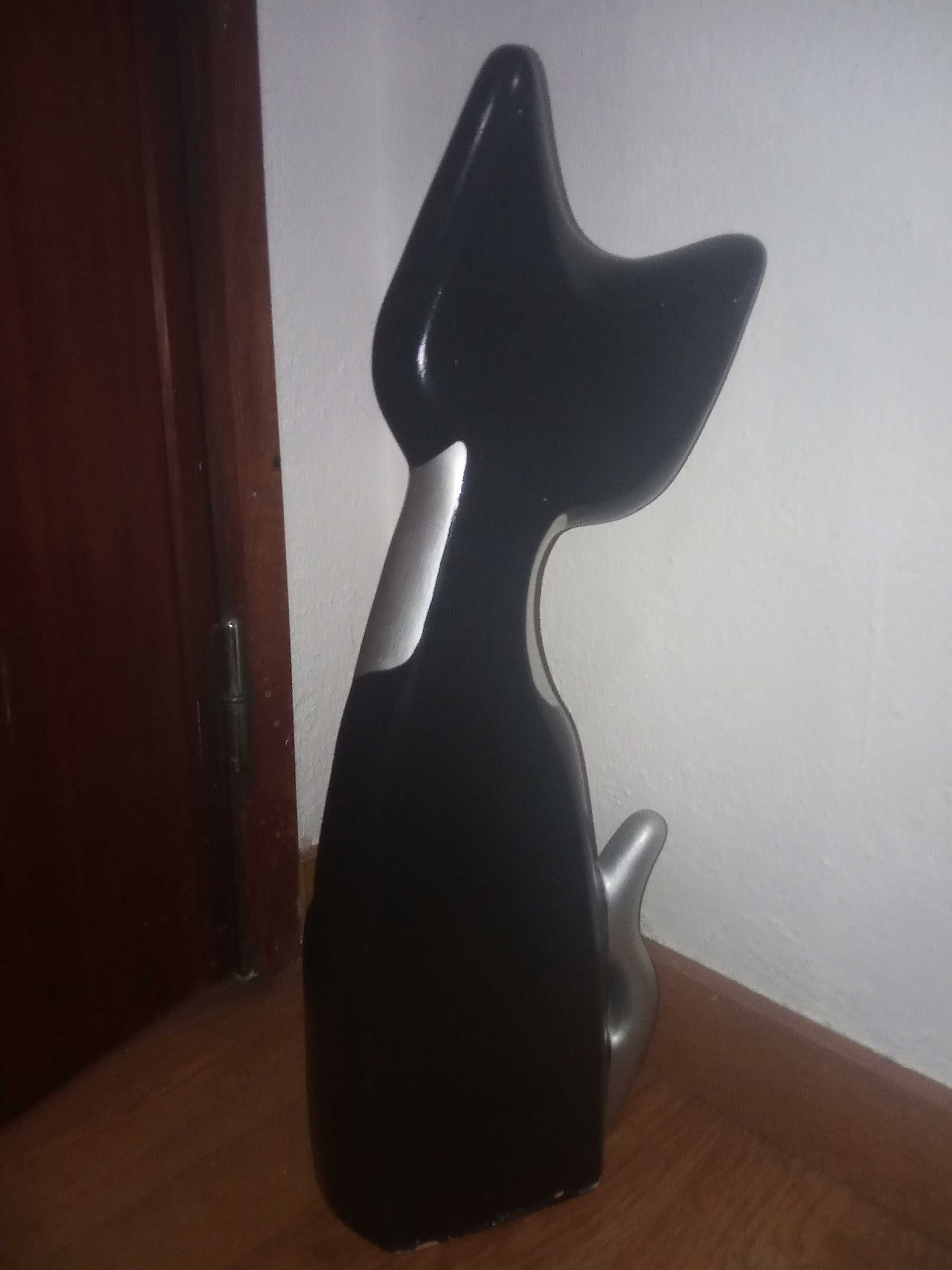 Gato preto decorativo