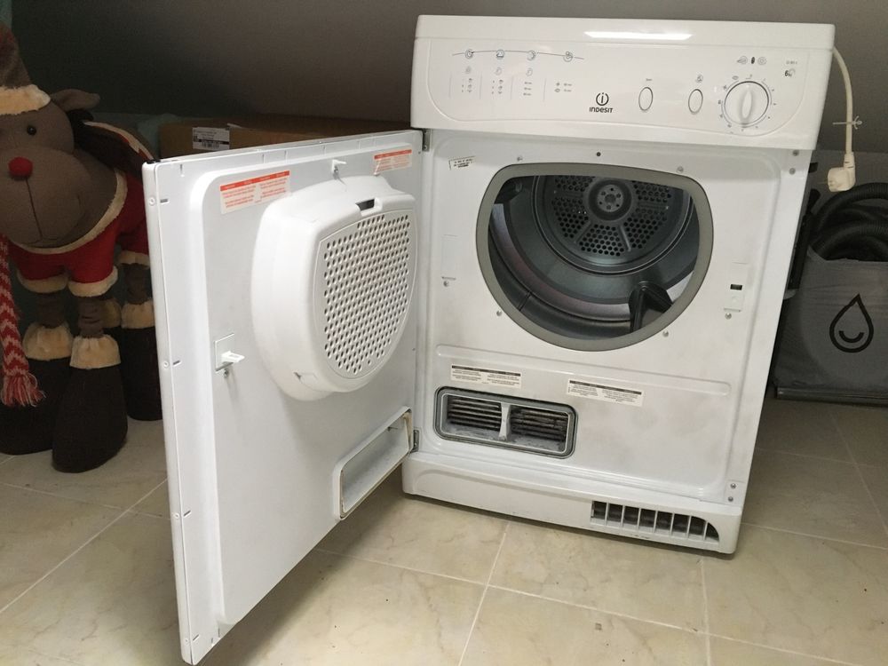 Secador de roupa branco Indesit