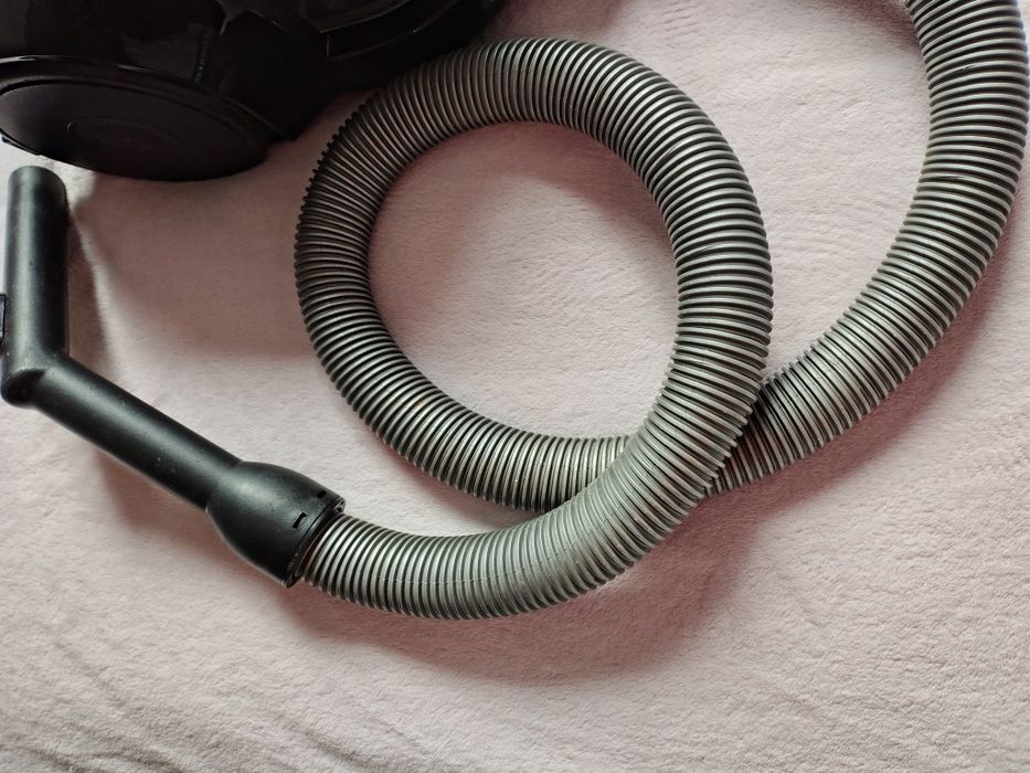 Пилосос Samsung 1600W НЕ робочий на комплектуючі