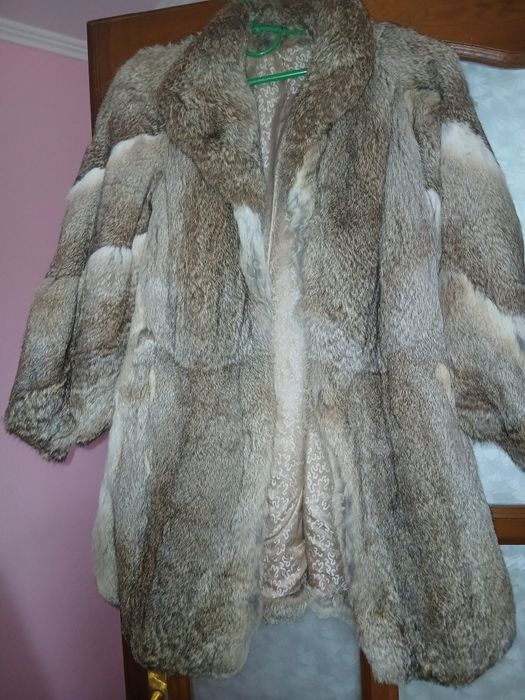 Продам полошубок натуральний кролик  в ідеальному  стані