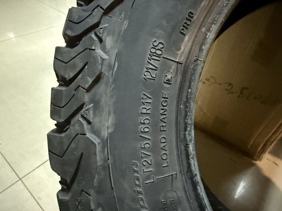 Резина BF Goodrich All Terrain KO2 275/65/17 (4шт, 22 рік)