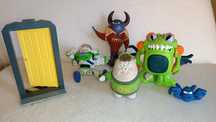 Antigo Conjunto de brinquedos toy story e Monstros e Companhia