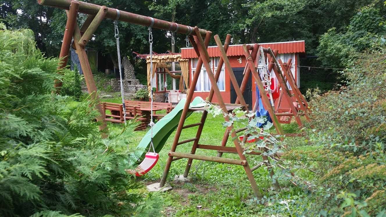 Domki nad jeziorem Ostrowo koło Przyjezierza. Oaza pod aniołem