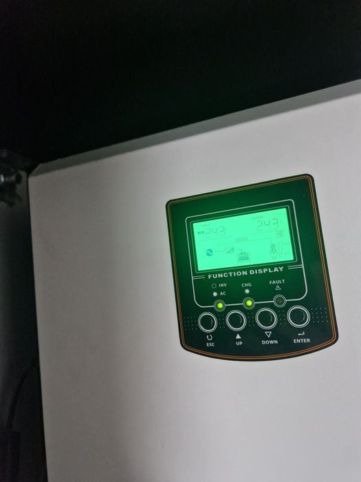 Inversor Híbrido 3 kVA 24 V → 230 V