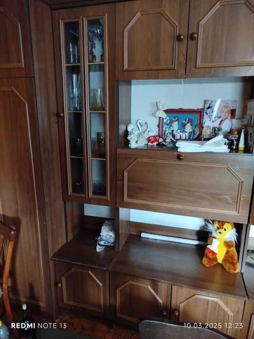 Меблі б/у диван і стєнка