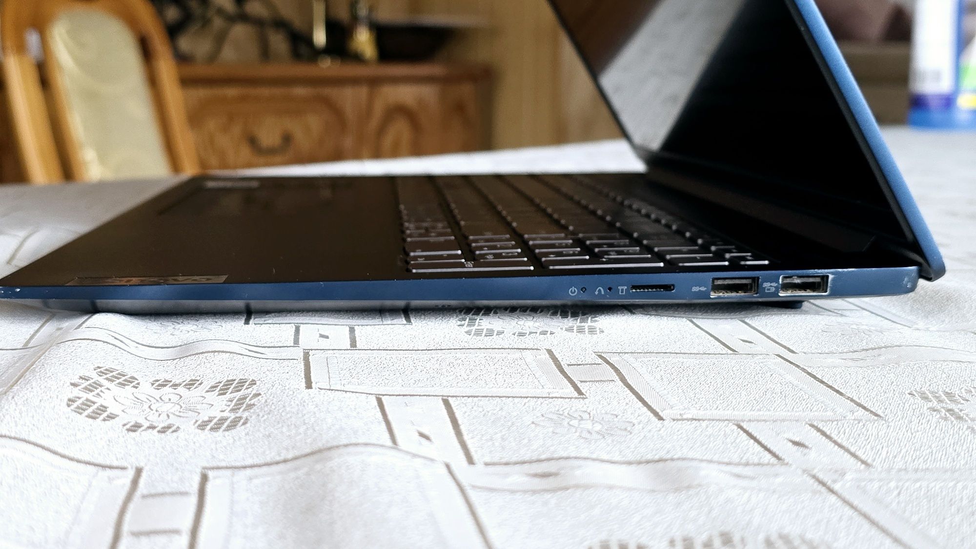 Lenovo IdeaPad 5 i5-13gen, 16" / 16GB RAM / 512 SSD / Windows 11 / gwa