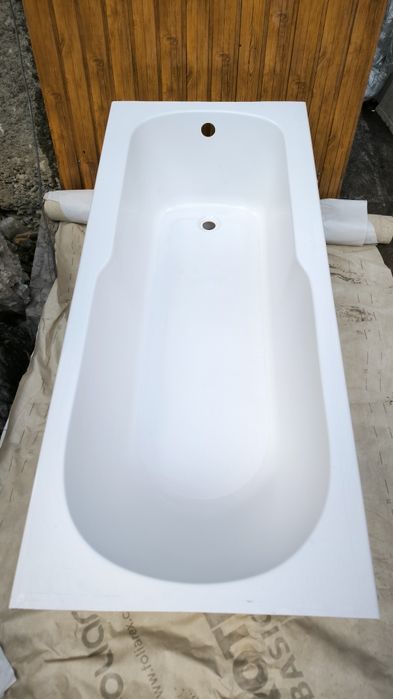 Продається акрилова ванна, в хорошому стані