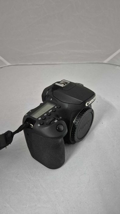 Canon EOS 90D + 18-135mm + 50mm + 3 baterias + extras (kit completo)