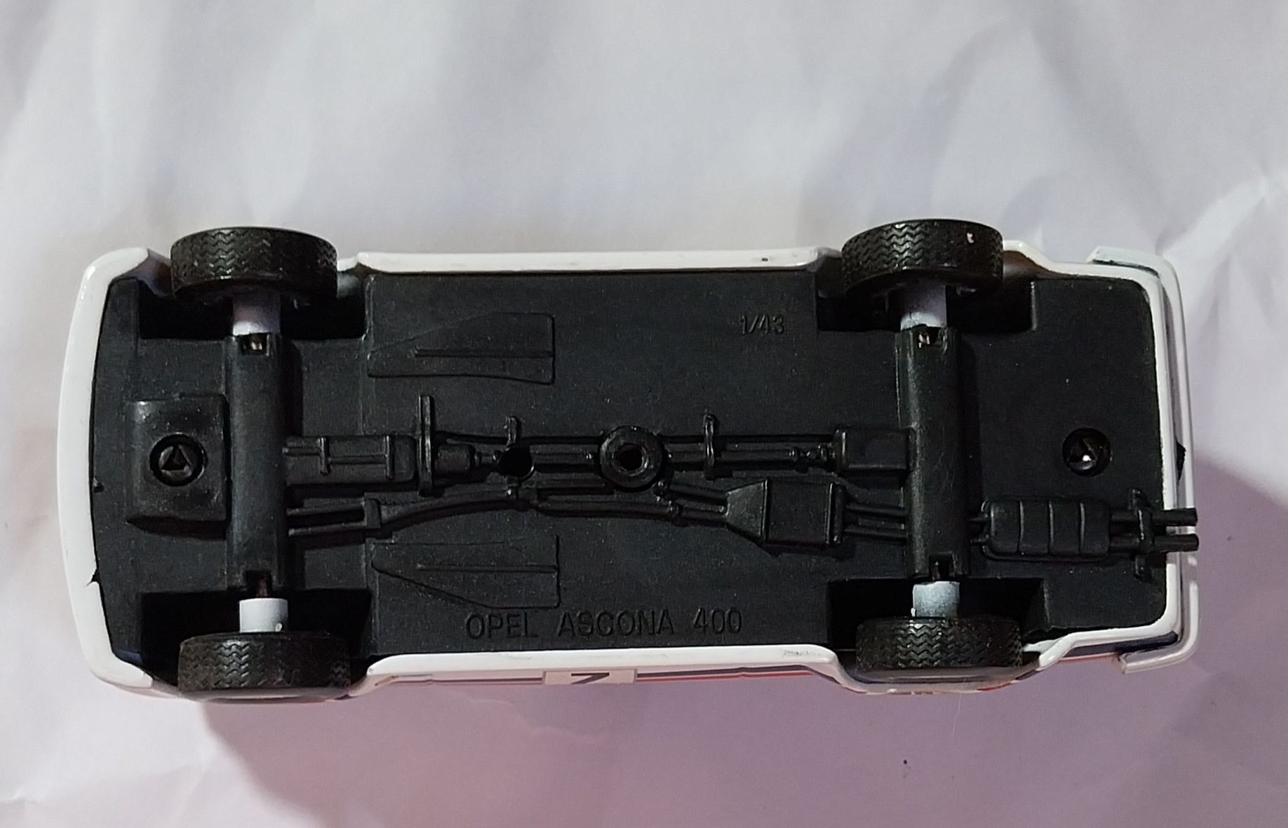 Miniatura Opel Ascona escala 1/43