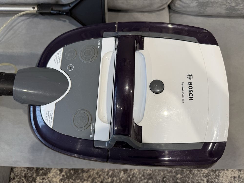 Миючий пилосос з аквафільтром BOSCH Aqua Wash Clean serie 4