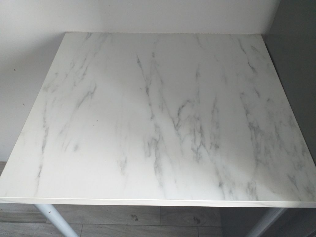 Stolik z blatu Ikea