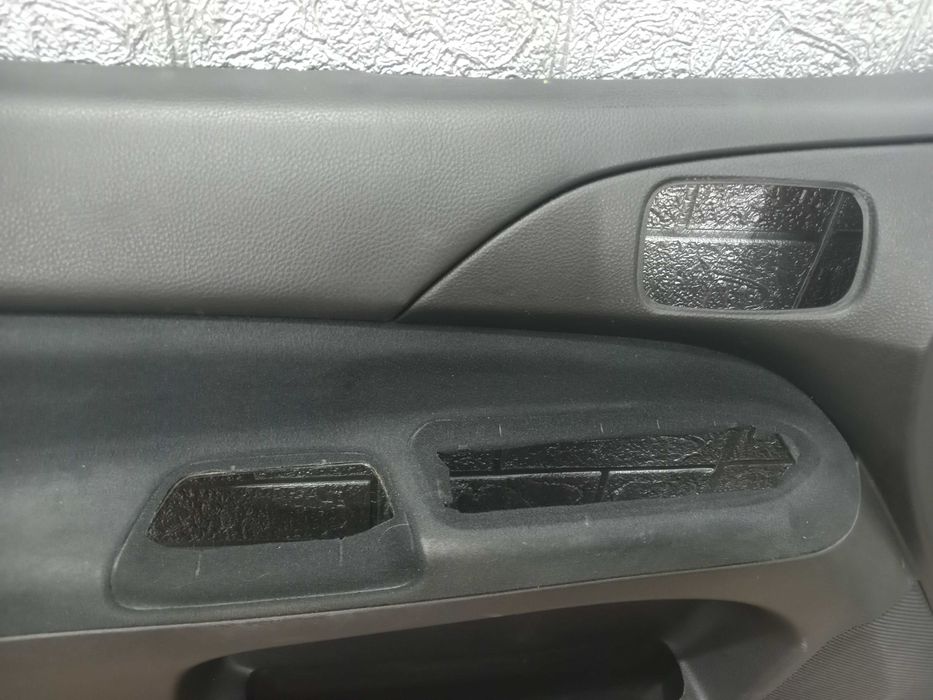 Карта дверей Лансер 9 в отличном состоянии, передняя водительская