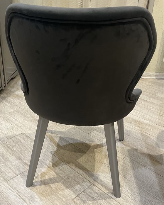 Продаю стікляний стіл та стільці стан - хороший